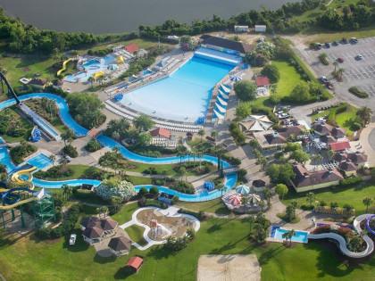 Jekyll's Giant Swimming Pool - Summer Waves