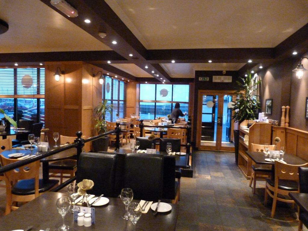 The Waterfront Restaurant located on Anstruther harbour, with fabulous sea views.