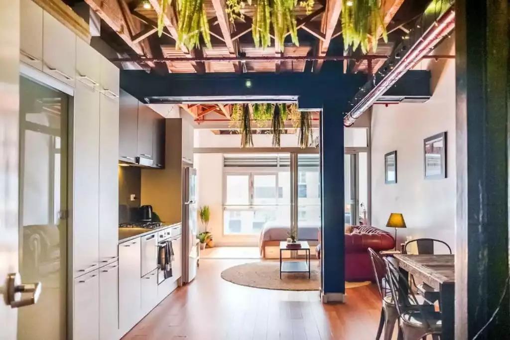 Funky New York Loft in Darlinghurst!